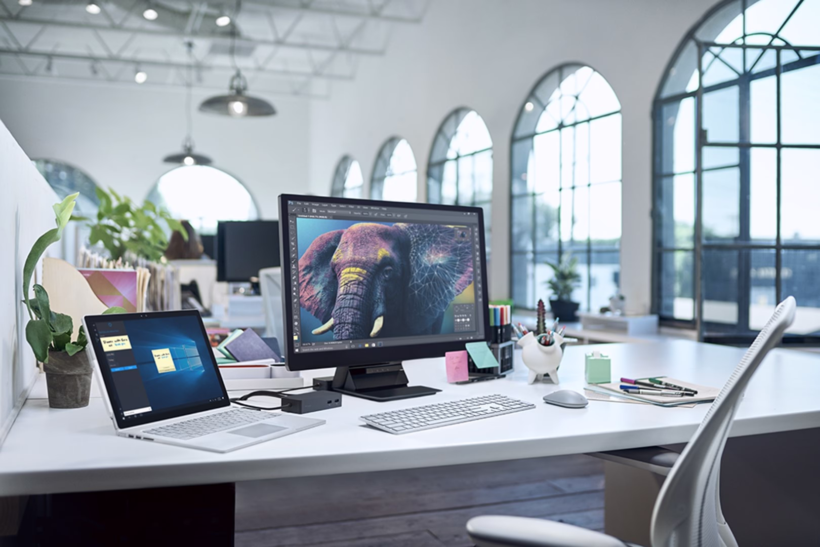Kreativität ist die Quelle für Unternehmenswachstum. 2 Surface Accessories Workplace 01 Large