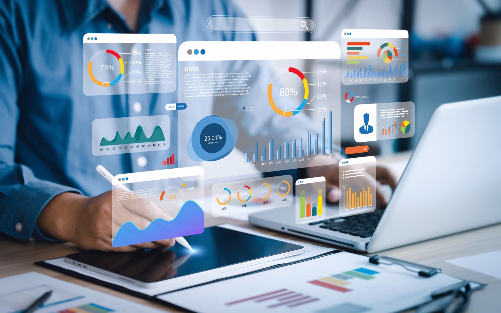 An analyst uses a computer and dashboard for data business analy Person nutzt Laptop mit Dashboard und KPI-Visualisierungen, verbindet Datenbank-Kennzahlen aus Bereichen für Analyse und datenbasiertes Management.